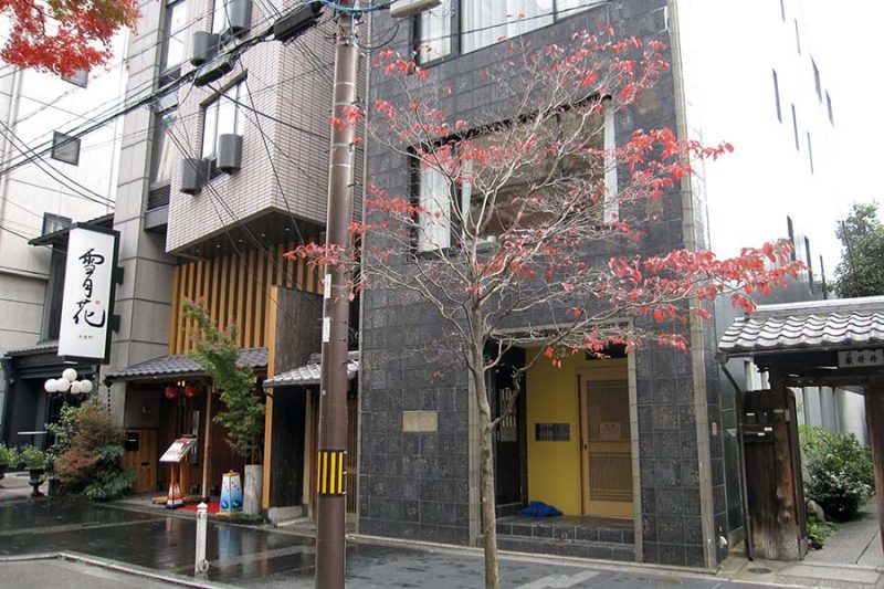 木屋町ビル(目印は隣の雪月花)
